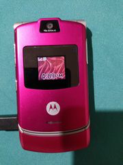 MOTOROLA V3 ΑΡΙΣΤΟ ΧΩΡΙΣ ΦΘΟΡΕΣ, ΑΡΙΣΤΟ ΛΕΙΤΟΥΡΓΙΚΑ, ΜΕ ΟΡΙΤΖΙΝΑΛ ΦΟΡΤΙΣΤΗ