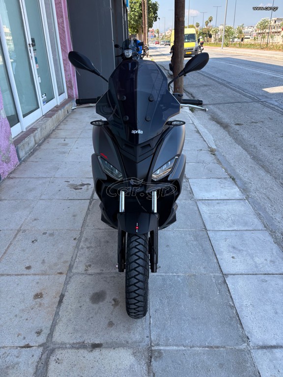 Aprilia SR GT 125 2025