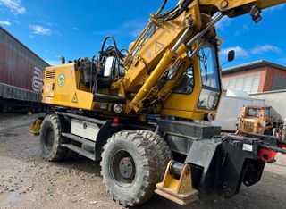 Εκσκαφέας Με Λάστιχα Liebherr 2002 A900 ZW – Εκσκαφέας Διπλής Χρήσης / Σιδηροδρομικός-thumb-1