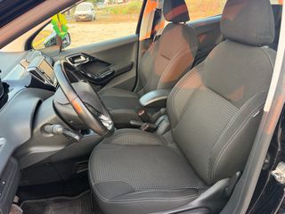 Peugeot 208 2019-thumb-12