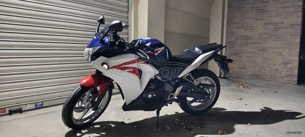 Honda CBR250R 2011