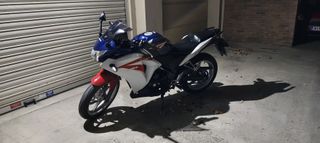 Honda CBR250R 2011-thumb-6