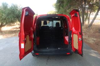 Ford Transit Courier 2017-thumb-9