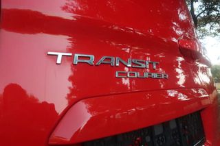 Ford Transit Courier 2017-thumb-12