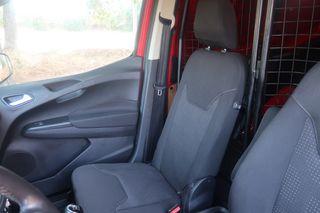 Ford Transit Courier 2017-thumb-16