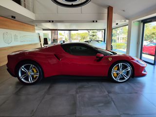 Ferrari 296 GTB 2024-thumb-6