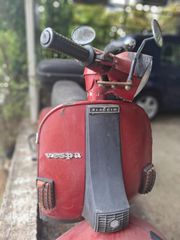 Vespa P 200 E 1980-thumb-1