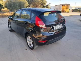 Ford Fiesta 2016-thumb-5