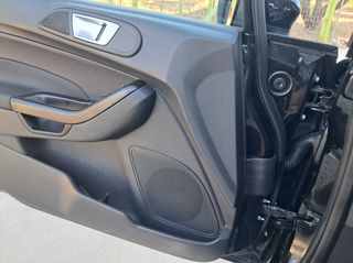 Ford Fiesta 2016-thumb-16