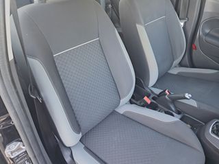 Ford Fiesta 2016-thumb-12
