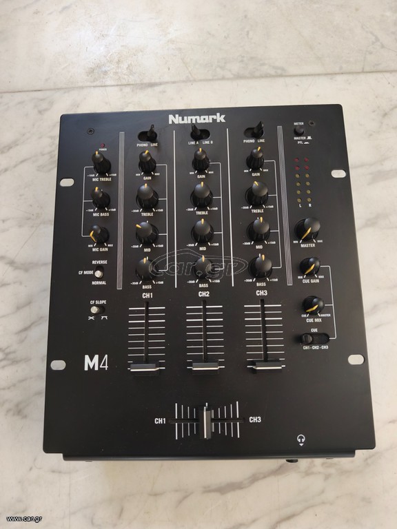Numark M4