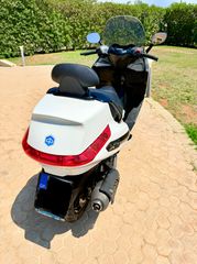 Piaggio XEvo 250 2017-thumb-3