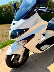 Piaggio XEvo 250 2017-thumb-7