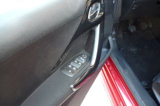 Peugeot 208 2017 1.2 PURETECH 82 ALLURE-thumb-8