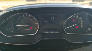 Peugeot 2008 2017-thumb-6