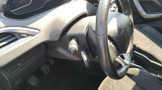 Peugeot 2008 2017-thumb-12