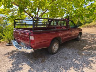 Toyota Hilux 2000-thumb-1