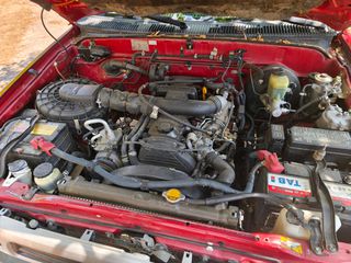 Toyota Hilux 2000-thumb-4