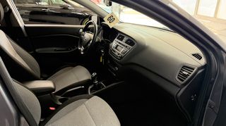 Hyundai i 20 2015 1.4 STYLE-thumb-19