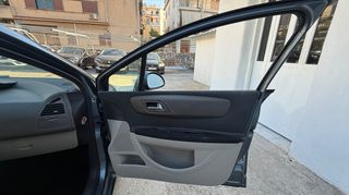 Citroen C4 2005-thumb-14