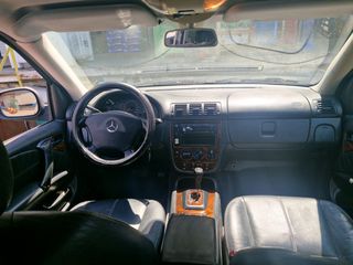 Mercedes-Benz ML 320 2000-thumb-2