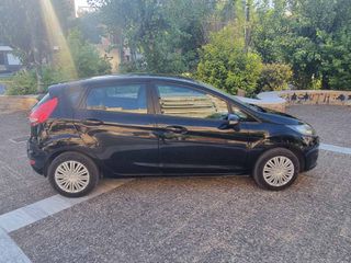 Ford Fiesta 2013-thumb-5