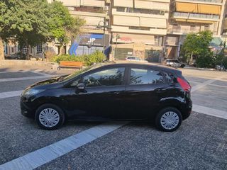 Ford Fiesta 2013-thumb-7
