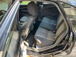 Ford Focus 2008-thumb-11