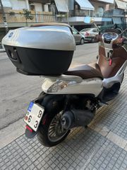 Piaggio Beverly 300 2020-thumb-16