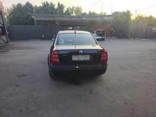 Skoda Superb 2005 Ελληνικής αντιπροσωπείας σε άψογη κατάσταση-thumb-4