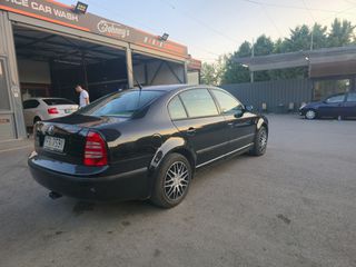 Skoda Superb 2005 Ελληνικής αντιπροσωπείας σε άψογη κατάσταση-thumb-5