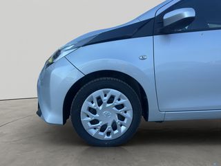 Toyota Aygo (X) 2021 X PLAY 72HP ΜΕ ΑΠΟΣΥΡΣΗ-thumb-8