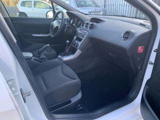 Peugeot 308 2012-thumb-13