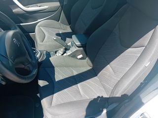 Peugeot 308 2012-thumb-20