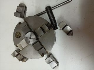 Bison τσόκ τόρνου 125mm με τέσσερις δαγκάνες Πολωνικής κατασκευής