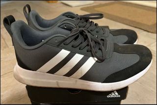 Γυναικεία αθλητικά Adidas No 40 σαν καινούργια, μαύρο και γκρι