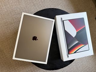 Apple MacBook Pro 16” M1 Max (2021)-thumb-1