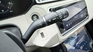 Land Rover Range Rover Velar 2023 P400e PLUG-IN HYBRID AWD S/AUTOBESIKOS-thumb-38