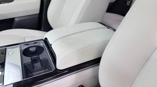 Land Rover Range Rover Velar 2023 P400e PLUG-IN HYBRID AWD S/AUTOBESIKOS-thumb-47