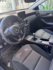 Mercedes-Benz GLA 180 2019