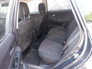 Kia Ceed / cee'd 2010-thumb-1