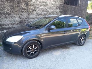 Kia Ceed / cee'd 2010-thumb-2