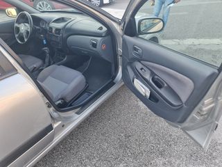 Nissan Almera 2004-thumb-12
