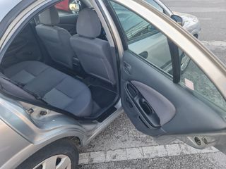 Nissan Almera 2004-thumb-15