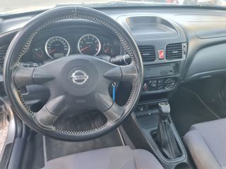 Nissan Almera 2004-thumb-11