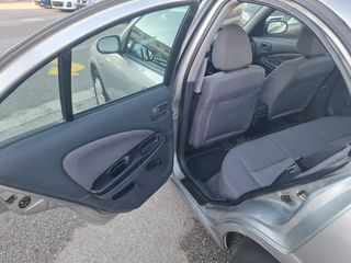 Nissan Almera 2004-thumb-17
