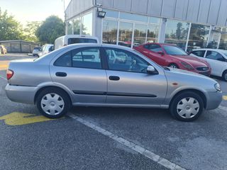 Nissan Almera 2004-thumb-3