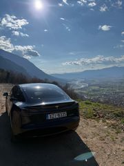 Tesla Model 3 2023 Performance-thumb-2