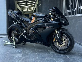Yamaha YZF-R1 2004-thumb-1