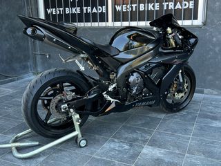 Yamaha YZF-R1 2004-thumb-4